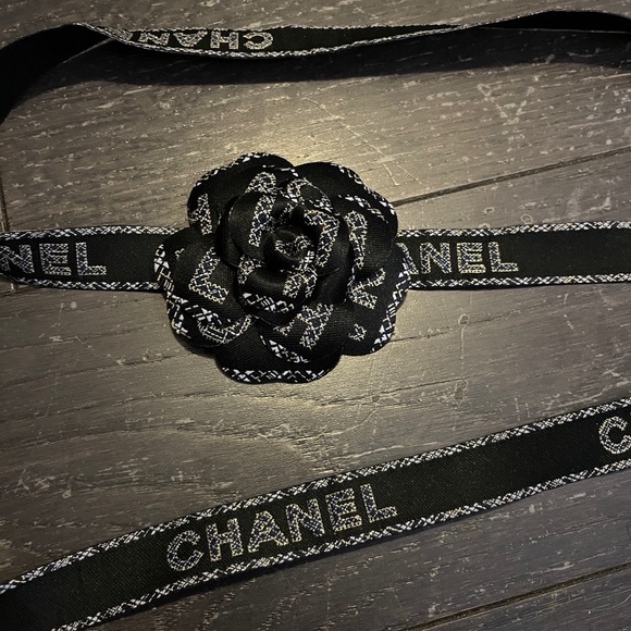 CHANEL RARE Find Limited Edition Blue black gold Ribbon with camellia flower - Picture 2 of 5